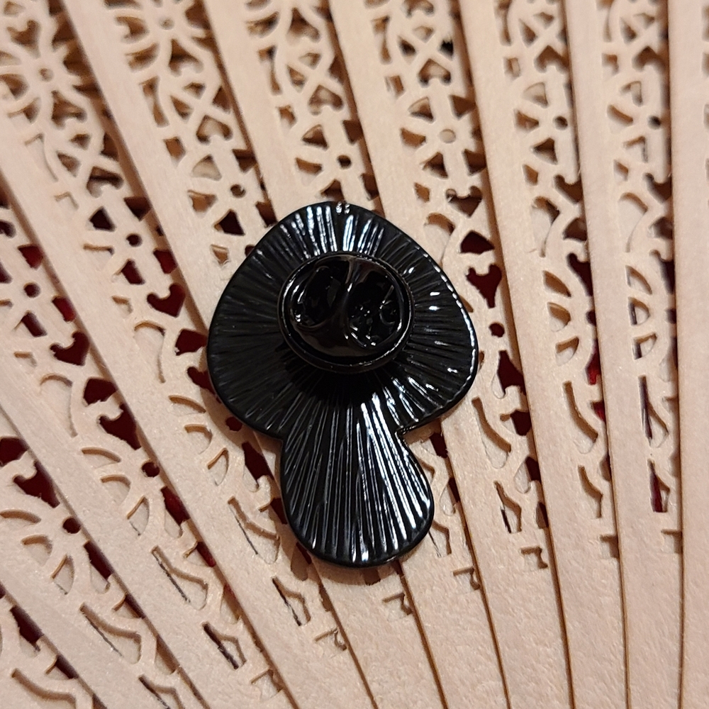 Mushroom Pin super Cute - Picture 7 of 7